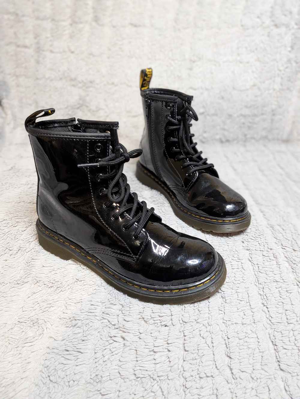 Dr. Martens Women's Black Patent Leather Lace-Up Boots Size Women's 5 Men's 4